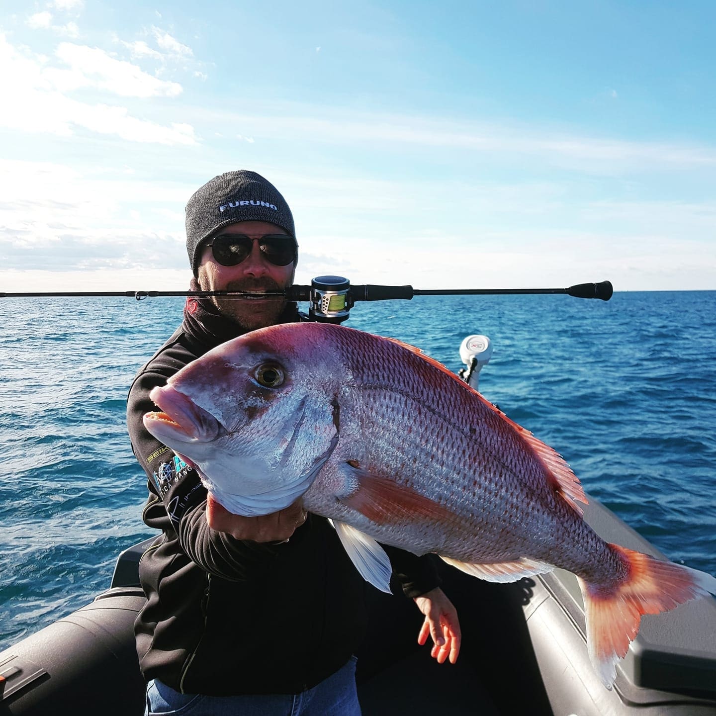 IL PROSTAFF FURUNO ANDREA IACOVIZZI DURANTE UNA BATTUTA DI PESCA